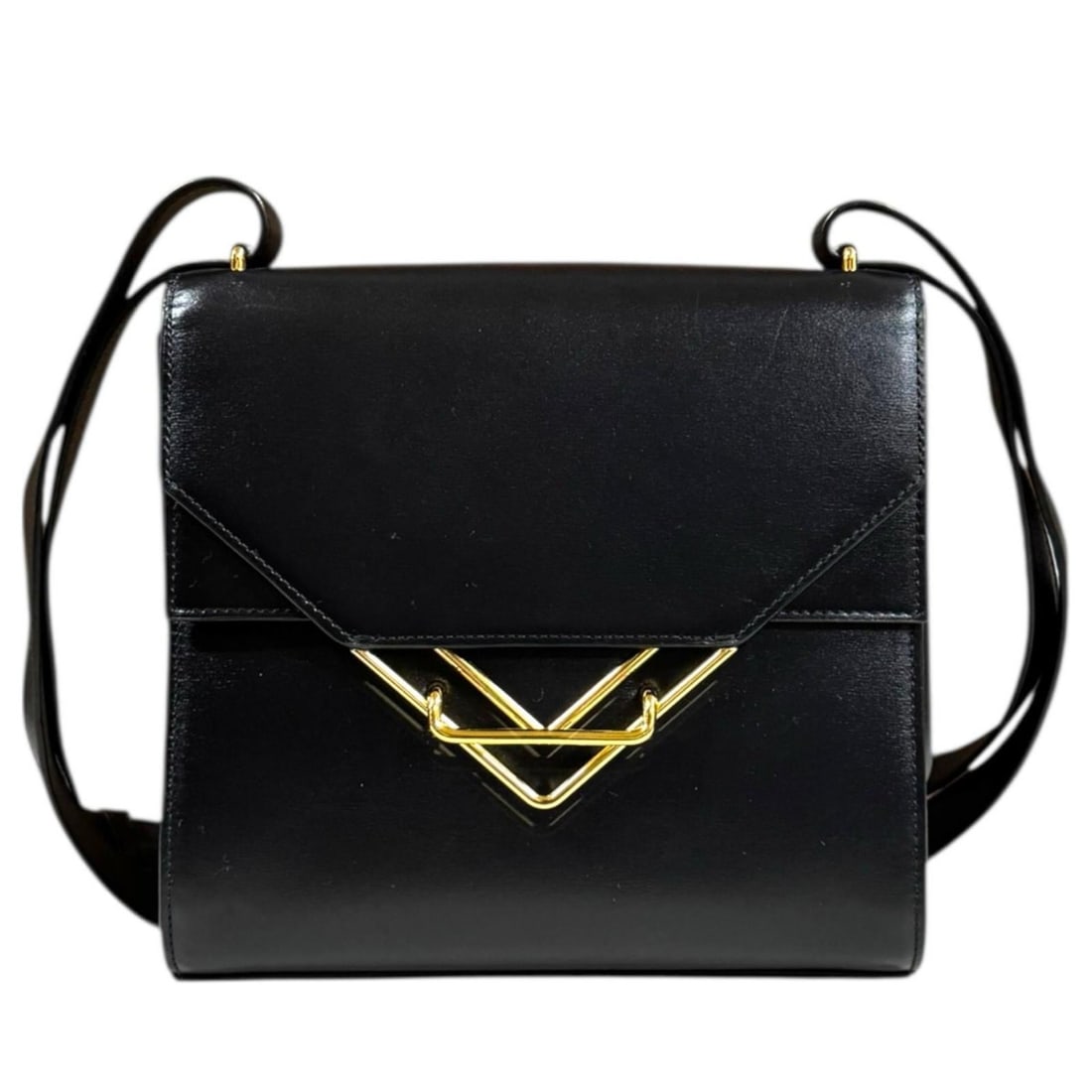 Pre-owned Bottega Veneta The Clip Shoulder Bag, Leather, Black, 652391, Women's.: --- Catalog ---Category: SizeSize (HxWxD): 21cm x 22cm x 8.5cm / 8.26'' x 8.66'' x 3.34''Category: DesignType: Shoulder bagColor: BlackGender: WomenMaterial: Leather Category: GeneralMPN: 652391Brand: