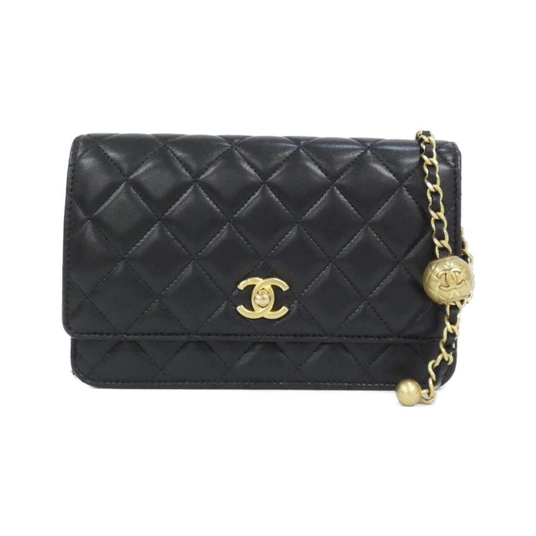 Chanel AP1450 Chain Wallet: --- Catalog ---Category: SizeSize (HxWxD): 12cm x 19cm x 4cm / 4.72'' x 7.48'' x 1.57''Category: DesignType: Chain/Shoulder walletColor: BlackGender: WomenMaterial: Leather Leather/Fur Type: Lamb leat