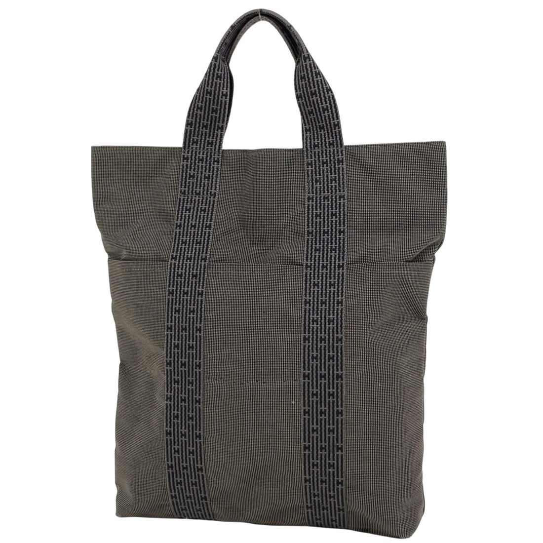 Hermes Hermès Airline Cabas H Logo Handbag Tote Bag Nylon Canvas Gray Women's: --- Catalog ---Category: SizeSize (HxWxD): 38cm x 29.5cm x 6.5cm / 14.96'' x 11.61'' x 2.55''Category: DesignType: Handbag, Tote bagColor: GrayGender: WomenMaterial: Nylon canvas Category: GeneralBran