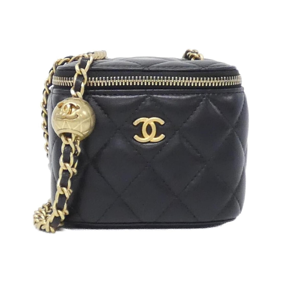 Chanel AP1447 Shoulder Bag: --- Catalog ---Category: SizeSize (HxWxD): 9cm x 11cm x 8cm / 3.54'' x 4.33'' x 3.14''Category: DesignType: Shoulder bagColor: BlackGender: WomenMaterial: Leather Leather/Fur Type: LambskinCategory: G