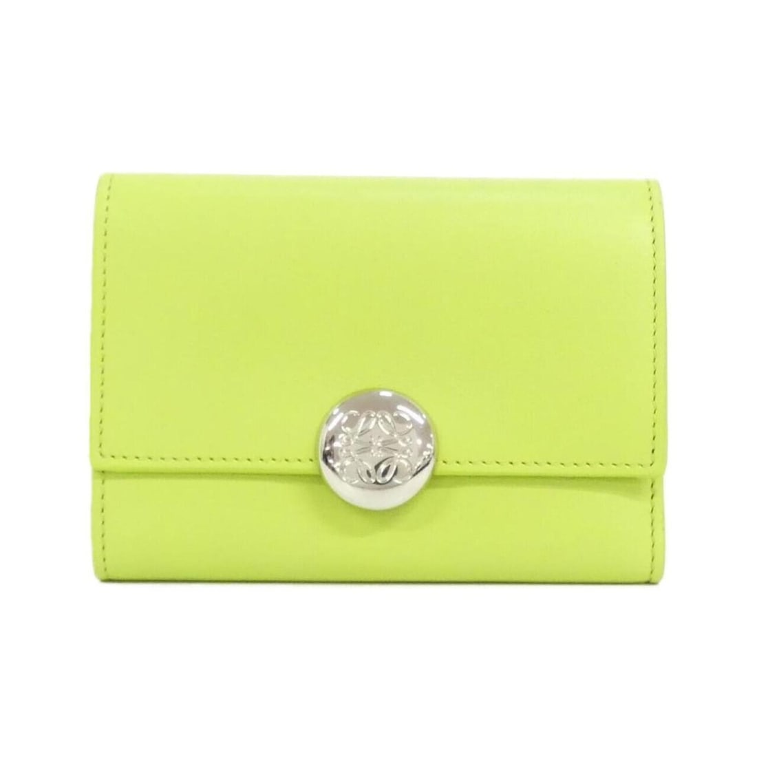 Loewe Pebble Vertical Wallet CANBS33X01: --- Catalog ---Category: SizeSize (HxWxD): 8.5cm x 11.5cm x 2cm / 3.34'' x 4.52'' x 0.78''Category: DesignType: Wallet (tri-fold)Color: GreenGender: WomenMaterial: Leather Leather/Fur Type: CalfskinCa