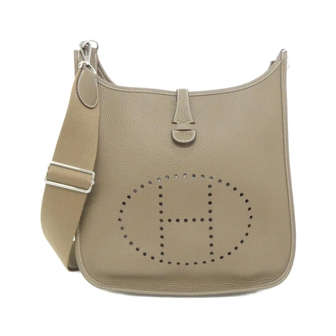 Hermes Hermès Evelyn 3 PM 056277CK Shoulder Bag: --- Catalog ---Category: SizeSize (HxWxD): 30cm x 29cm x 9cm / 11.81'' x 11.41'' x 3.54''Category: DesignType: Shoulder bagColor: Etoupe grayGender: WomenMaterial: Taurillon clemence leather Hardware