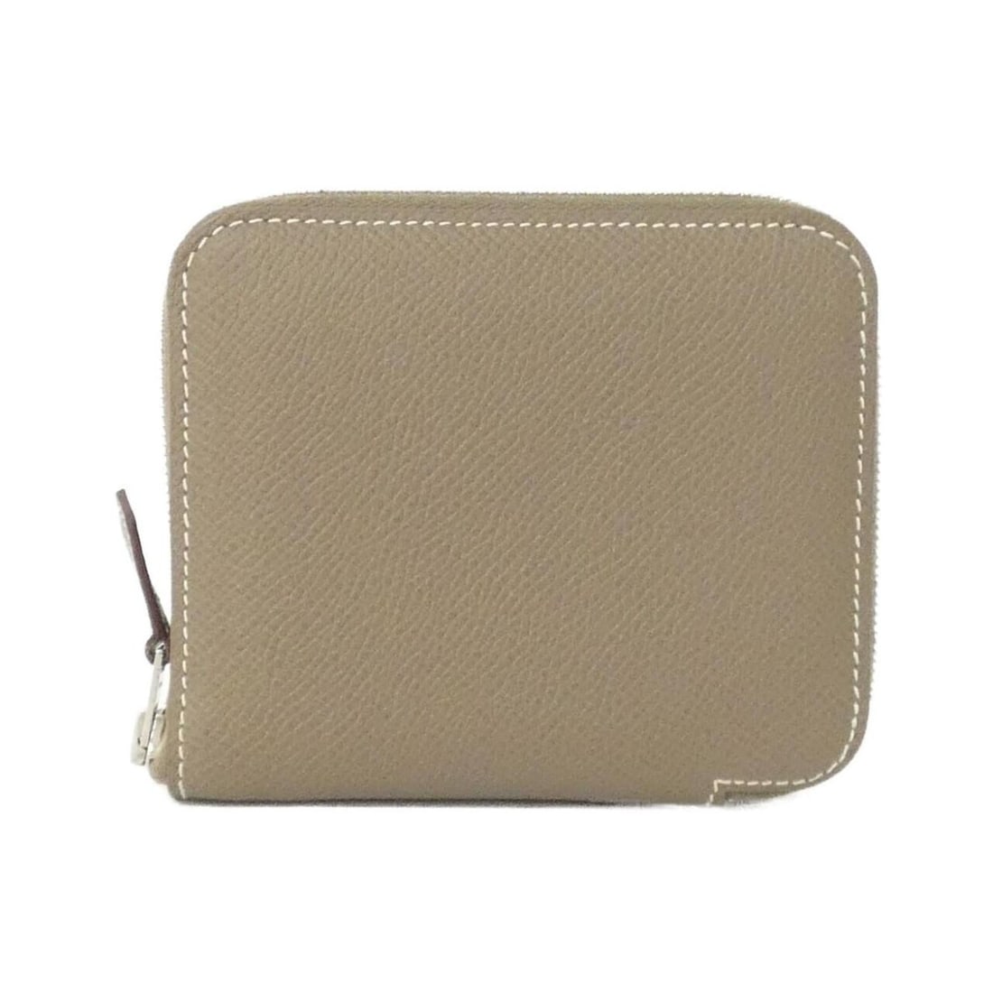 Hermes Hermès FANTAISIE BOTANIQUE Silk in Compact 080204CK Wallet: --- Catalog ---Category: SizeSize (HxWxD): 9cm x 11cm x 1.5cm / 3.54'' x 4.33'' x 0.59''Category: DesignType: Wallet (bi-fold)Color: Etoupe grayGender: Women,MenMaterial: Epsom leather , Silk Category