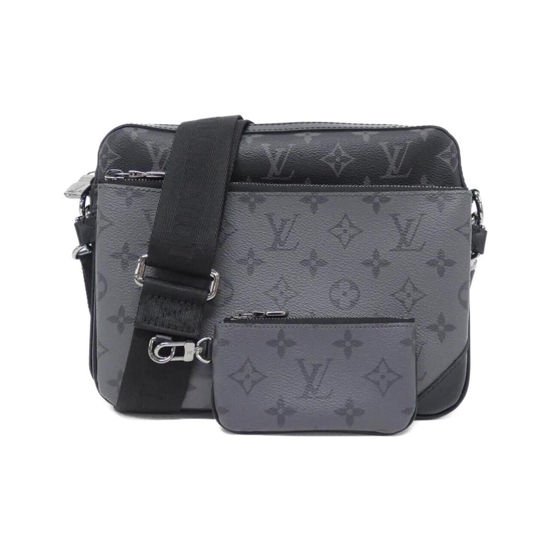 Louis Vuitton Monogram Eclipse Reverse Trio Messenger Shoulder Bag M69443: --- Catalog ---Category: SizeSize (HxWxD): 18cm x 25cm x 5cm / 7.08'' x 9.84'' x 1.96''Category: DesignType: Shoulder bagColor: Black, GrisGender: MenMaterial: Coated canvas Hardware Color: SilverCate