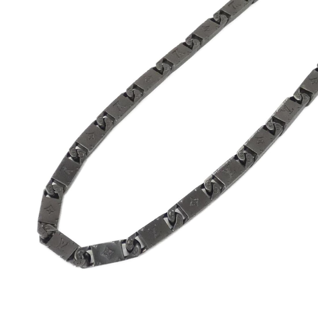 Louis Vuitton Monogram Tie Up Necklace M01782: --- Catalog ---Category: SizeNeck Circumference: 50 cm / 19.68''Category: DesignColor: Dark silver, SilverGender: Women,MenMaterial: Stainless steelNecklace Type: NecklaceCategory: GeneralMPN: M01782B