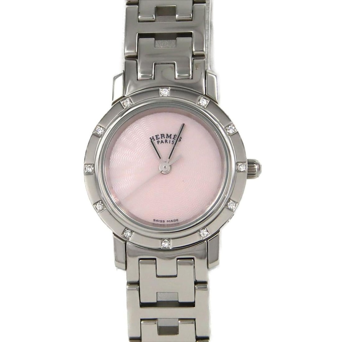 Hermès Clipper Nacle 12P CL4.230 Stainless Steel Quartz Watch: --- Catalog ---Category: SizeWrist Size: 16.5cm / 6.49''Case Diameter: 24mm / 0.94''Category: DesignType: WristwatchGender: WomenColor (Dial): Pink shellMaterial (Band): Stainless steelMaterial (Case)