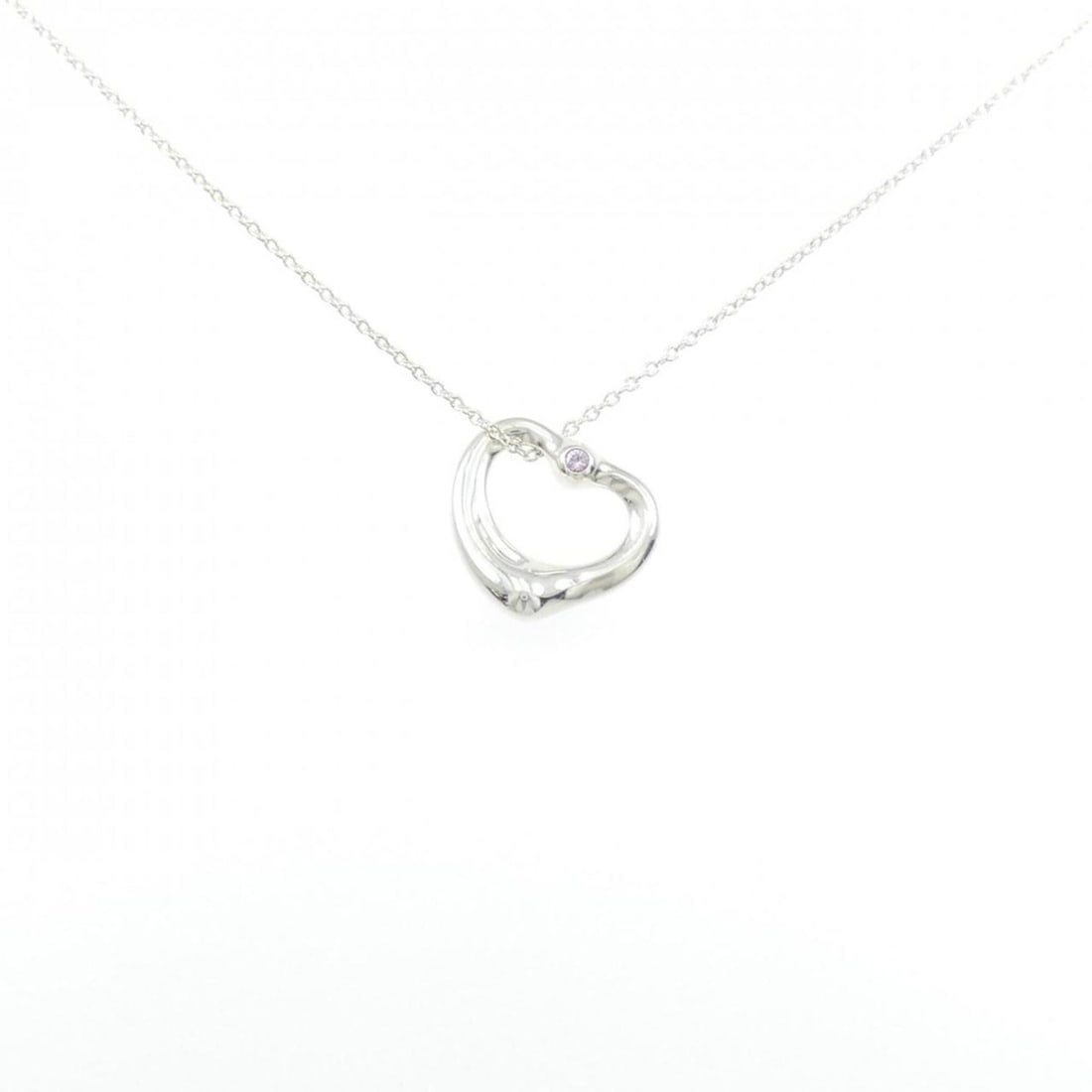 Tiffany Open Heart Necklace: --- Catalog ---Category: SizePendant Size: 15mm x 15mm / 0.59'' x 0.59''Neck Circumference: 41 cm / 16.14''Category: DesignColor: SilverStone: SapphireGender: WomenMaterial: Silver 925Pendant Type: