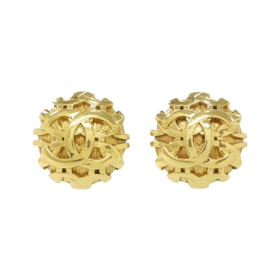 Chanel Earrings: --- Catalog ---Category: SizeSize (HxWxD): 30.00mm x 30.00mm / 1.18'' x 1.18''Category: DesignType: Clip earringsColor: GoldGender: WomenCategory: GeneralBrand: Chanel--- Item List ---Section:
