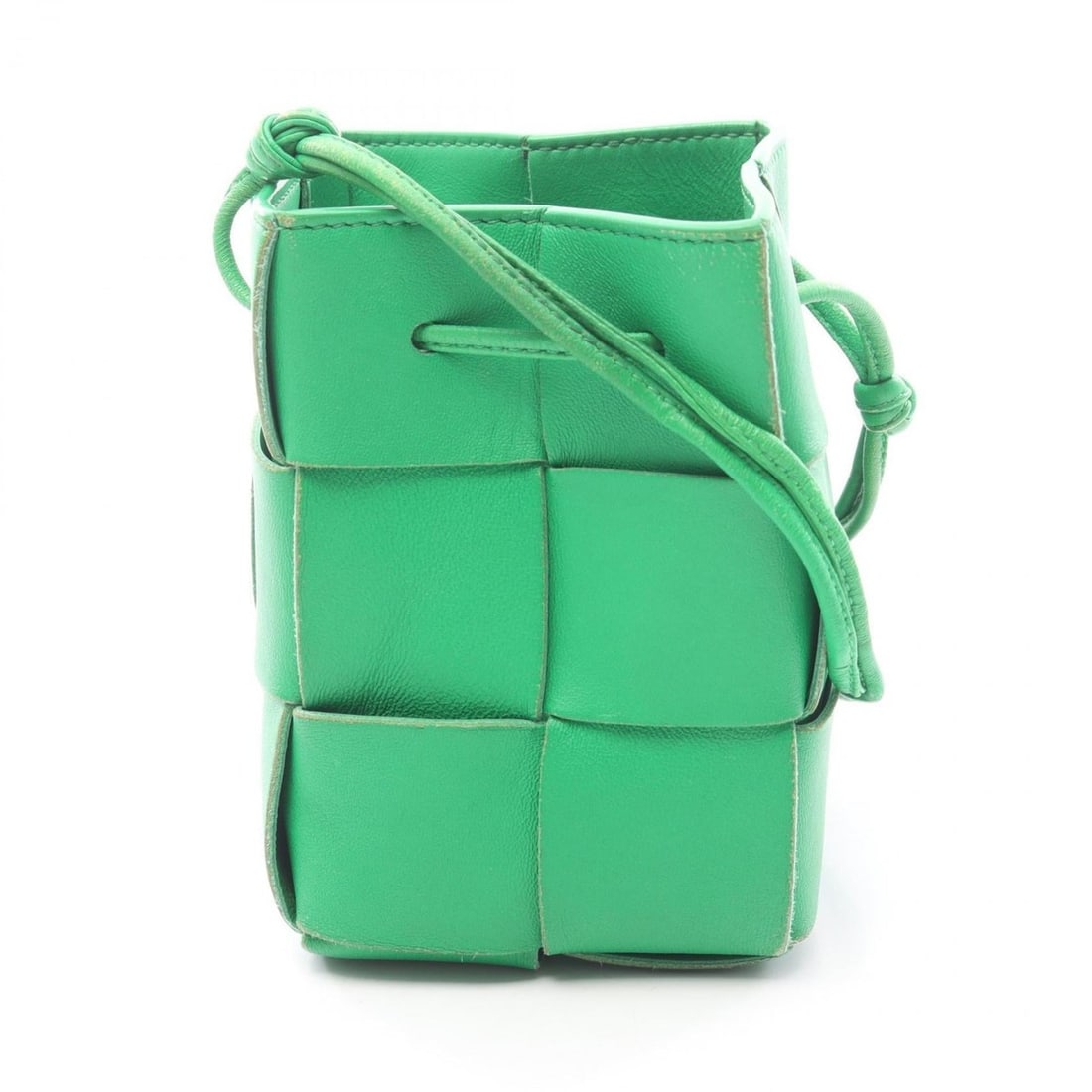Bottega Veneta Cassette Mini Crossbody Shoulder Bag, Leather, Women's, Green, 680217: --- Catalog ---Category: SizeSize (HxWxD): 14cm x 9cm x 9cm / 5.51'' x 3.54'' x 3.54''Category: DesignType: Shoulder bagColor: GreenGender: WomenMaterial: Leather Category: GeneralMPN: 680217Brand: