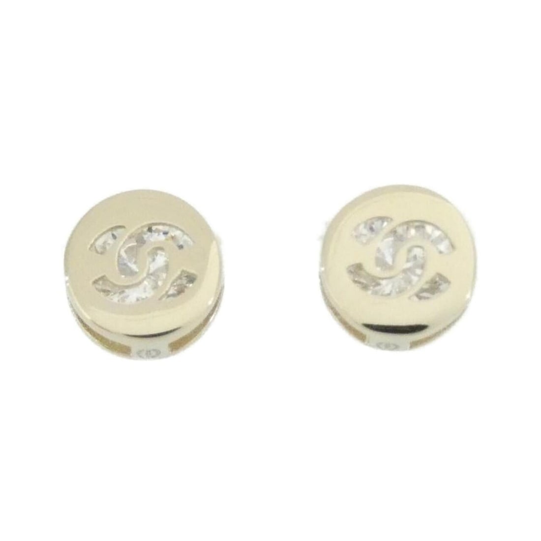 Chanel ABE107 earrings: --- Catalog ---Category: SizeSize (HxWxD): 9.00mm x 9.00mm / 0.35'' x 0.35''Category: DesignType: Stud earringsColor: ClearGender: WomenCategory: GeneralMPN: ABE107Brand: Chanel--- Item List ---Sectio
