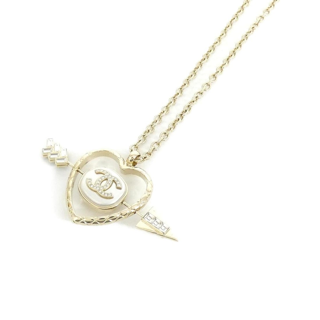 Chanel AB9864 Necklace: --- Catalog ---Category: SizePendant Size: 50mm x 85mm / 1.96'' x 3.34''Neck Circumference: 58 cm / 22.83''Category: DesignColor: Gold, Pink, WhiteGender: WomenNecklace Type: NecklaceCategory: