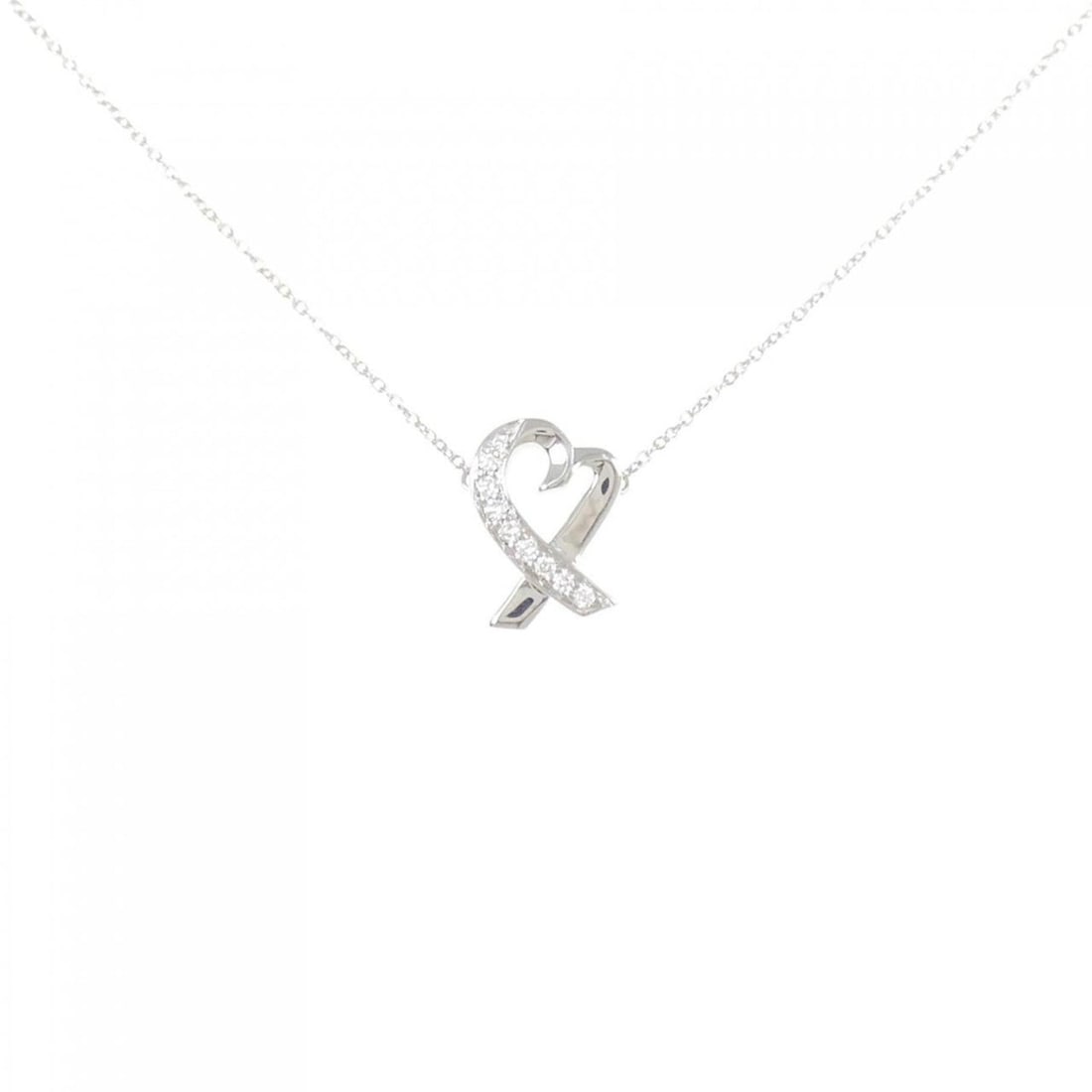 Tiffany Loving Heart Necklace: --- Catalog ---Category: SizePendant Size: 14.4mm x 10.4mm / 0.56'' x 0.4''Neck Circumference: 45 cm / 17.71''Category: DesignStone: DiamondGender: WomenMaterial: White gold (18K)Pendant Type: