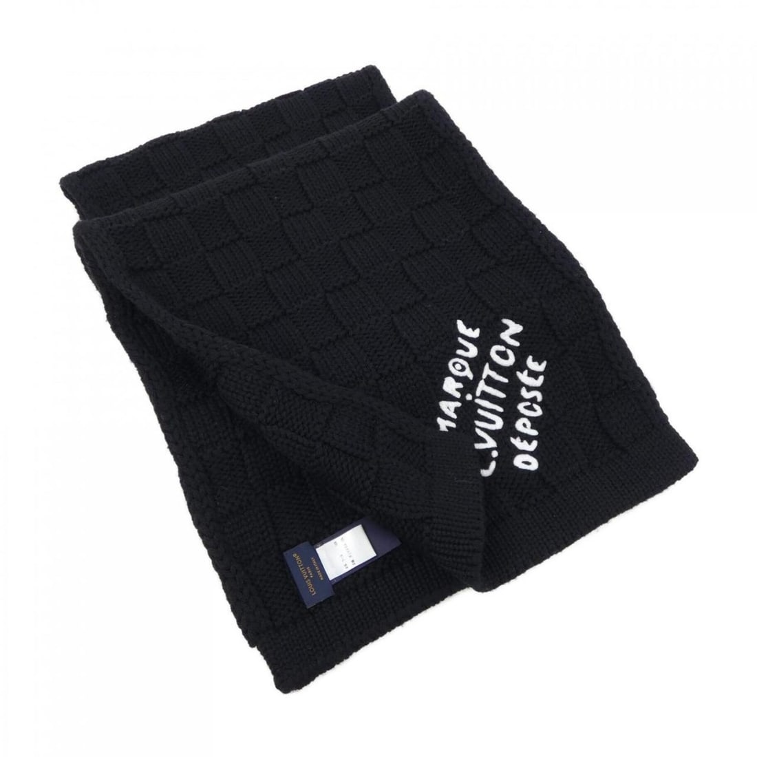 Louis Vuitton Damier Heritage Snug M90841 Scarf: --- Catalog ---Category: SizeSize (LxW): 1.88m x 27.5cm / 74.01'' x 10.82''Category: DesignType: StoleColor: BlackGender: MenCategory: GeneralMPN: M90841Brand: Louis Vuitton--- Item List ---Section: