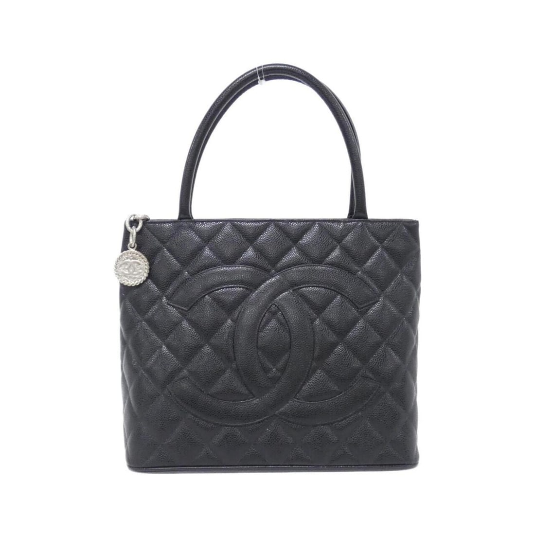 Chanel 1804 handbag: --- Catalog ---Category: SizeSize (HxWxD): 25cm x 30cm x 14cm / 9.84'' x 11.81'' x 5.51''Category: DesignType: HandbagColor: BlackGender: WomenMaterial: Grained Calfskin Category: GeneralMPN: