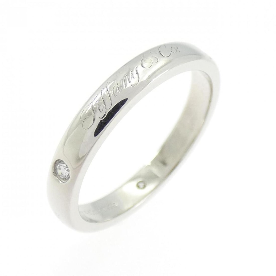 Tiffany Notes Lucida Ring: --- Catalog ---Category: SizeJP Size: 8.0US Size: 4.5Category: DesignType: Band ringStone: DiamondGender: WomenMaterial: Platinum 950Category: GeneralBrand: Tiffany--- Item List ---Section: ConditionR