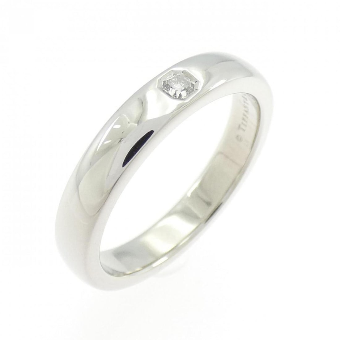 Tiffany Classic Band Ring: --- Catalog ---Category: SizeWidth: 3.5mm / 0.14''Weight: 7.6g / 0.26oz.JP Size: 14US Size: 7Category: DesignType: Band ringMetal: PlatinumStone: DiamondGender: WomenMetal Purity: Platinum950Category: