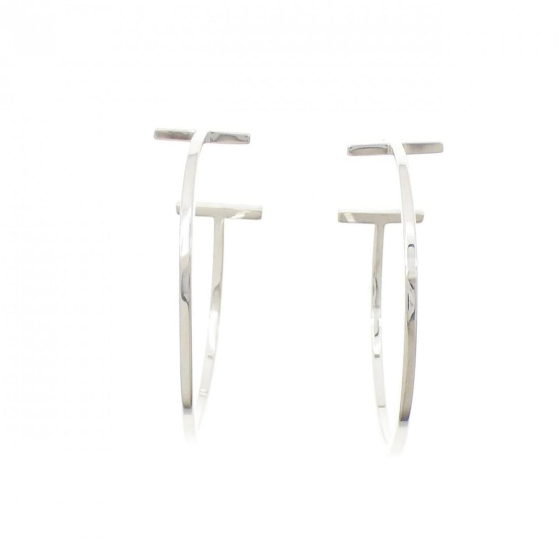 Tiffany T-Wire Hoop Large Earrings: --- Catalog ---Category: SizeSize (HxWxD): 35.20mm x 10.80mm / 1.39'' x 0.43''Category: DesignType: Stud earringsGender: WomenMaterial: Silver 925Category: GeneralBrand: Tiffany--- Item List