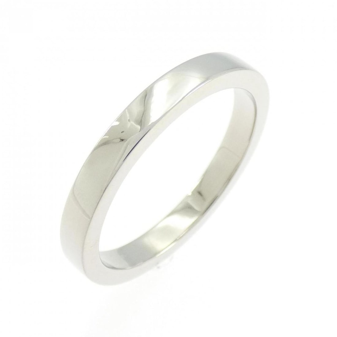 Bvlgari PT950 ring: --- Catalog ---Category: SizeJP Size: 15.5US Size: 7.5Category: DesignType: Band ringGender: WomenMaterial: Platinum 950Category: GeneralBrand: Bvlgari--- Item List ---Section: ConditionRanking: Rank