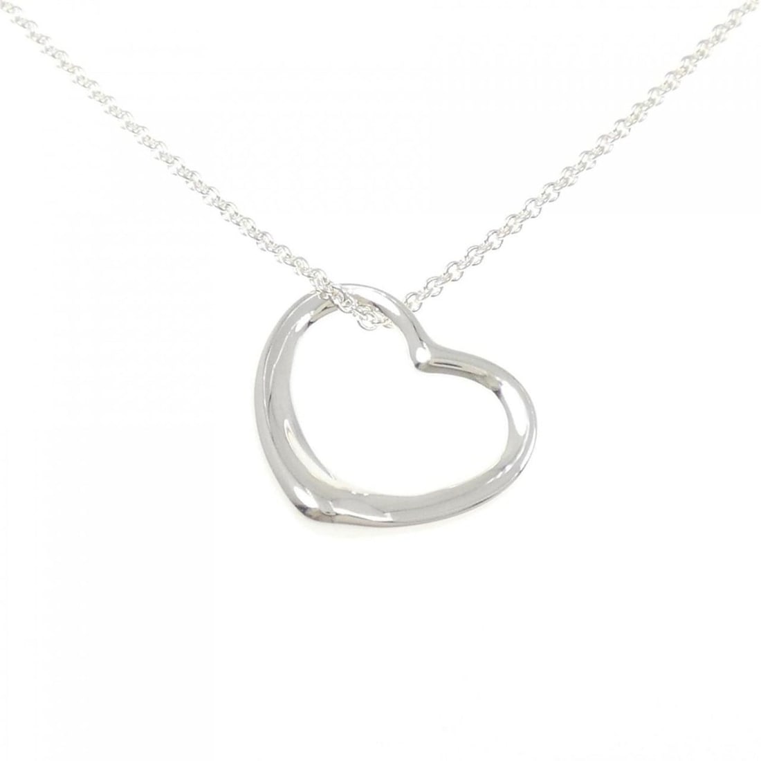 Tiffany Open Heart Necklace: --- Catalog ---Category: SizePendant Size: 19.4mm x 21.6mm / 0.76'' x 0.85''Neck Circumference: 41 cm / 16.14''Category: DesignGender: WomenMaterial: Silver 925Pendant Type: PendantNecklace Type: