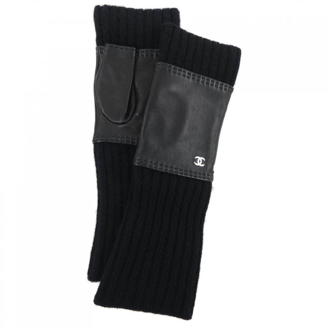 CHANEL Gloves: --- Catalog ---Category: SizeHand Width: 20cm / 7.87''Total Length: 28.5cm / 11.22''Category: DesignType: Arm warmersColor: BlackGender: WomenCategory: GeneralBrand: Chanel--- Item List ---Section: