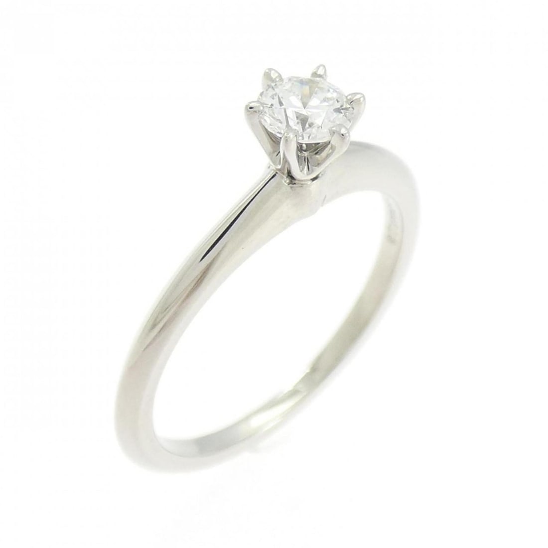 Tiffany Classic Solitaire Ring 0.26ct: --- Catalog ---Category: SizeJP Size: 11US Size: 6Category: DesignType: Band ringColor: PlatinumStone: DiamondGender: WomenMaterial: Platinum 950Weight (ct.): 0.26Category: GeneralBrand: Tiffany--- It