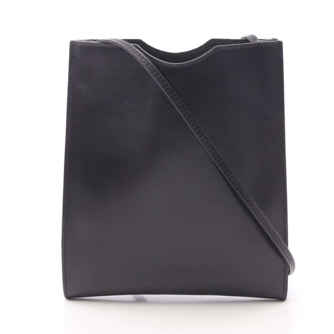 Hermes Hermès Onimetou Shoulder Bag in Calfskin Box Calf Leather, Black: --- Catalog ---Category: SizeSize (HxWxD): 18cm x 16cm x 2cm / 7.08'' x 6.29'' x 0.78''Category: DesignType: Shoulder bagColor: BlackGender: WomenMaterial: Box calf leather Category: GeneralBrand: