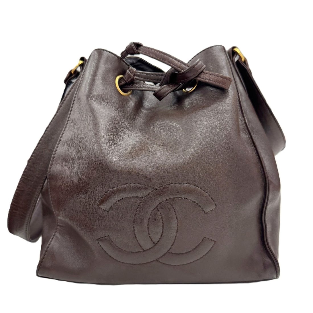 CHANEL Coco Mark Shoulder Bag, Lambskin, Brown, Women's: --- Catalog ---Category: SizeSize (HxWxD): 22cm x 22cm x 15cm / 8.66'' x 8.66'' x 5.9''Category: DesignType: Shoulder bagColor: BrownGender: WomenMaterial: Leather Leather/Fur Type: LambskinCategory: