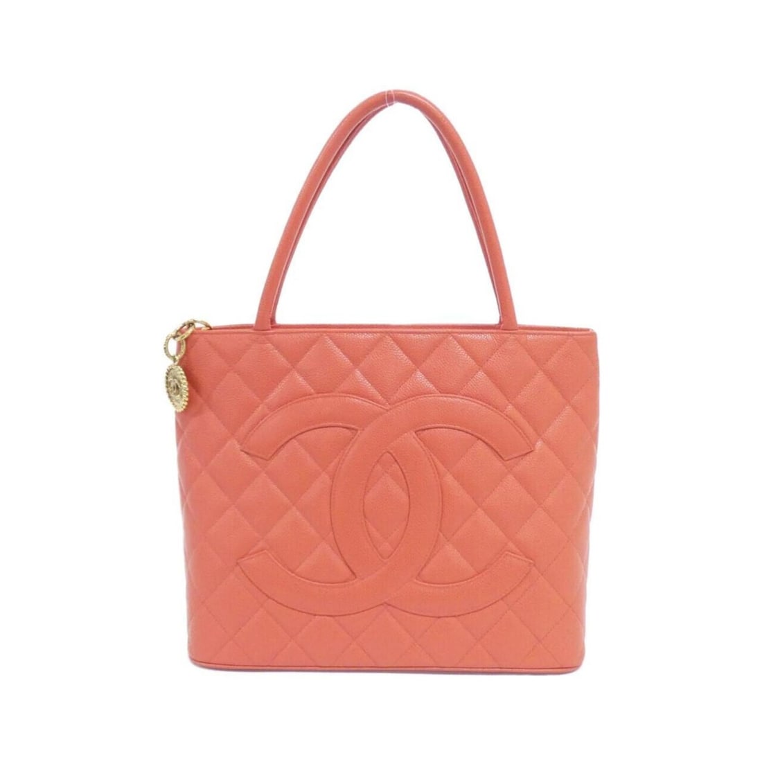 Chanel 1804 handbag: --- Catalog ---Category: SizeSize (HxWxD): 25cm x 30cm x 15cm / 9.84'' x 11.81'' x 5.9''Category: DesignType: HandbagColor: PinkGender: WomenMaterial: Grained Calfskin Hardware Color: GoldCategory: