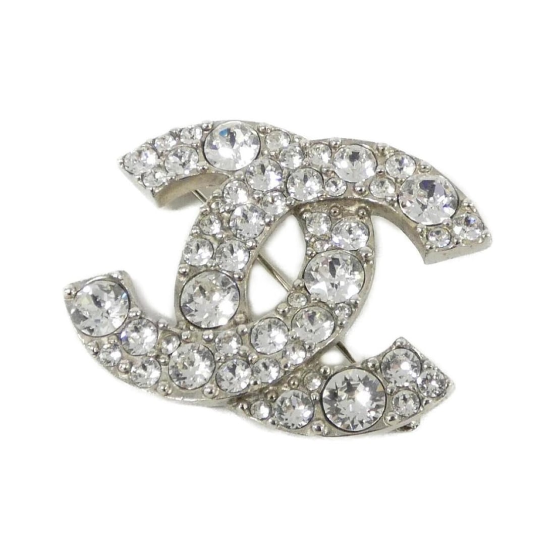 Chanel 22654 Brooch: --- Catalog ---Category: SizeSize (HxWxD): 3.5cm x 4.5cm / 1.37'' x 1.77''Category: DesignType: BroochColor: ClearGender: WomenCategory: GeneralMPN: 22654Brand: Chanel--- Item List ---Section: