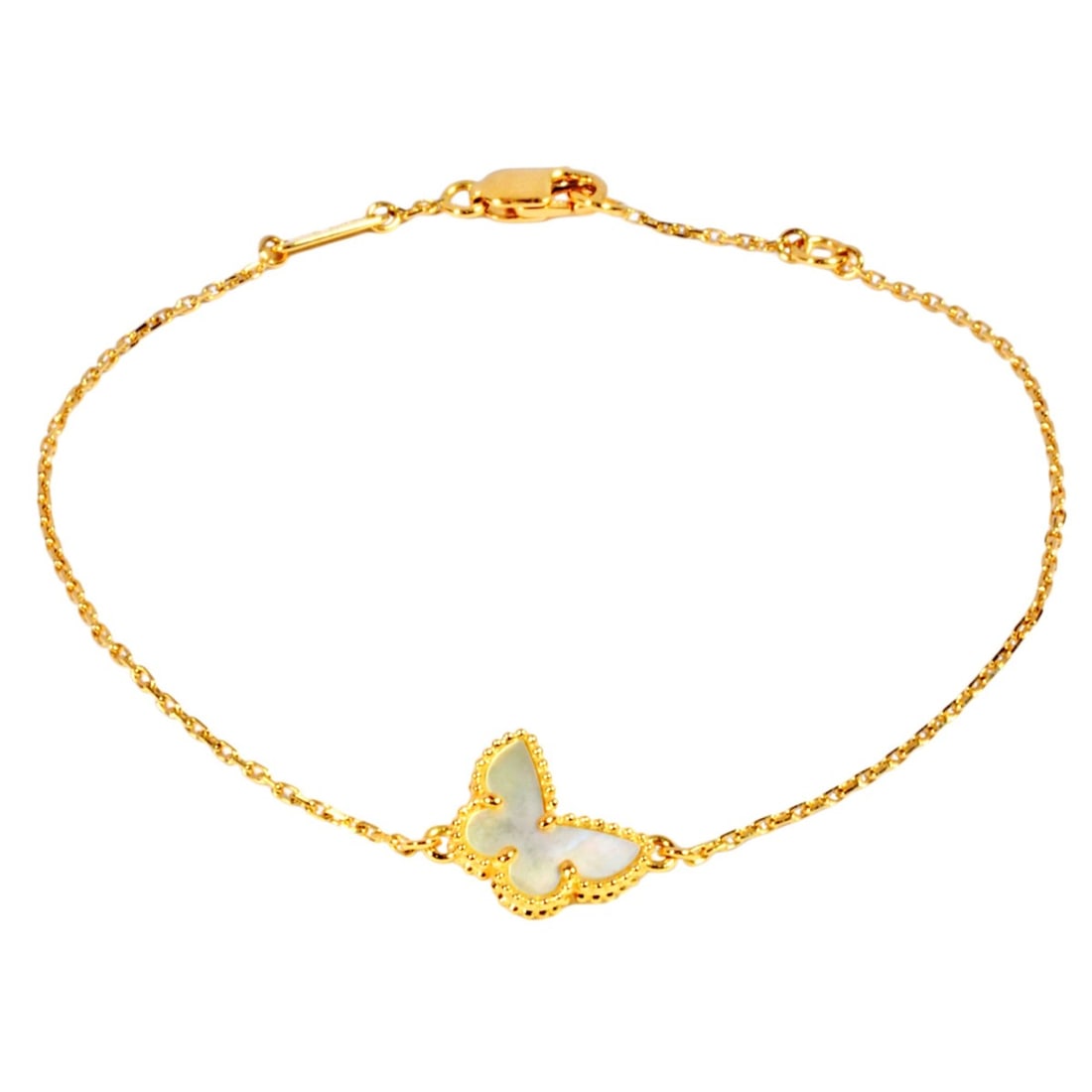Van Cleef & Arpels Sweet Papillon Bracelet VCARF69000 18KYG 1.7g Mother-of-Pearl Yellow Gold for: --- Catalog ---Category: SizeLength: 17.5cm / 6.88''Category: DesignType: Charm braceletGender: WomenMaterial: Yellow gold (18K)Category: GeneralMPN: VCARF69000Brand: Van Cleef & Arpels--- Item List -