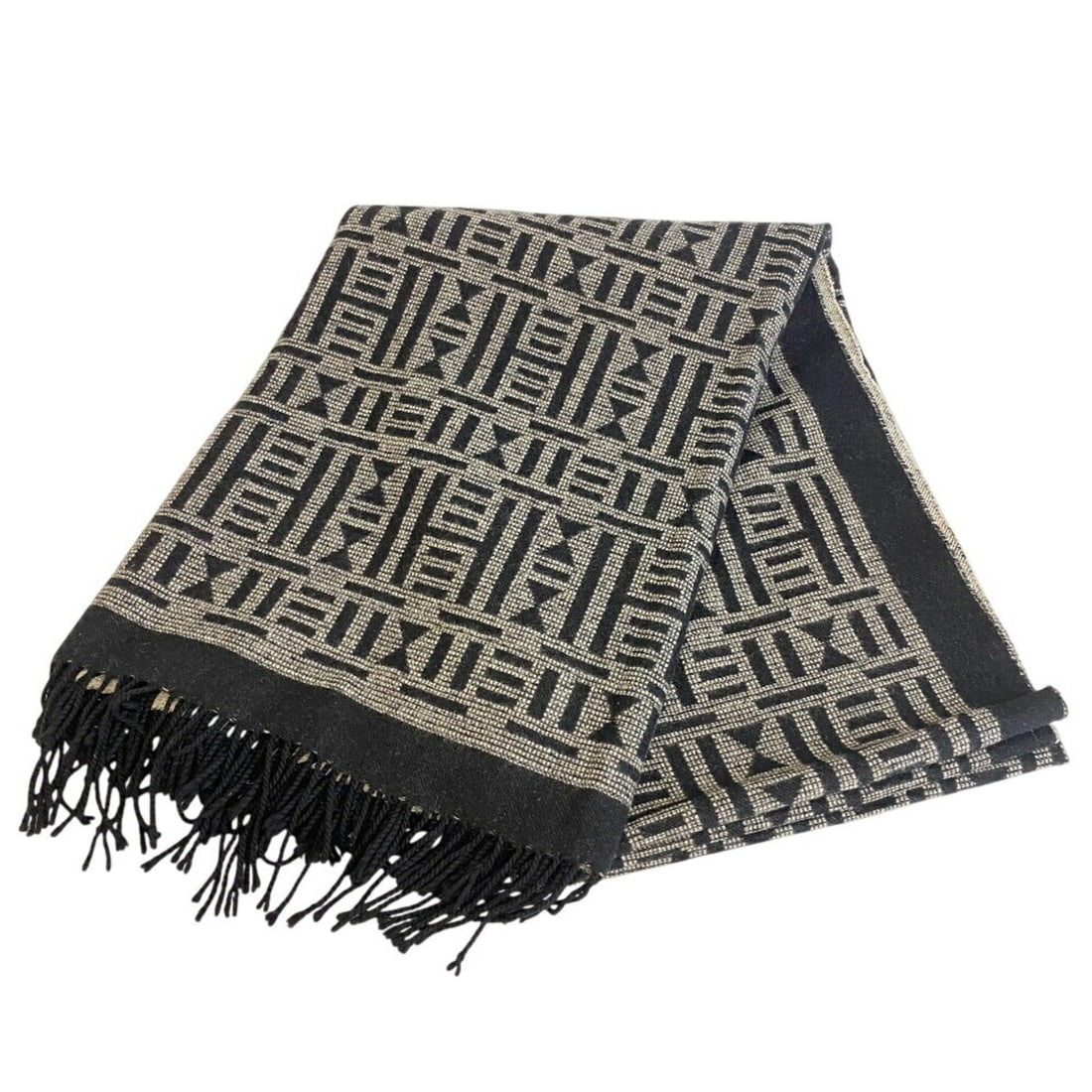 HERMES Blanket Black Unisex: --- Catalog ---Category: DesignColor: Black, GrayMaterial: CashmereCategory: GeneralBrand: HermesCategory: Physical PropertiesSize (HxWxD): 228.00mm x 146.00mm / 8.98'' x 5.75''--- Item List ---Sectio