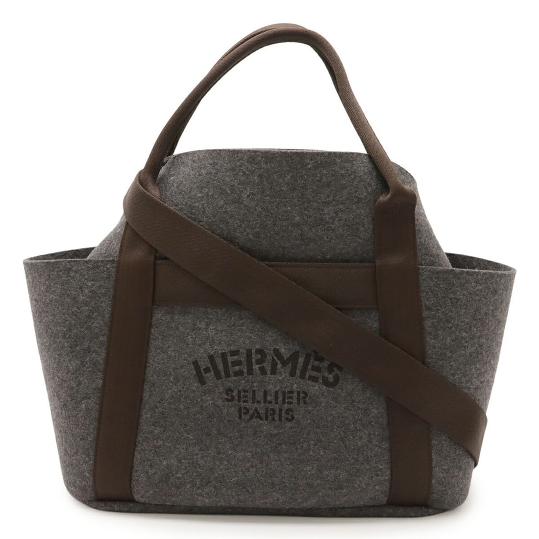 HERMES Sac de Pansage Groom Tote Bag Shoulder Felt Gray/Dark Brown with Inner Bag, Y Stamp: --- Catalog ---Category: SizeWeight: 1.6kg / 3.52lb.Size (HxWxD): 34cm x 39cm x 17cm / 13.38'' x 15.35'' x 6.69''Strap Length: 96cm / 37.79''Category: DesignType: Shoulder bag, Tote bagColor: Dark bro