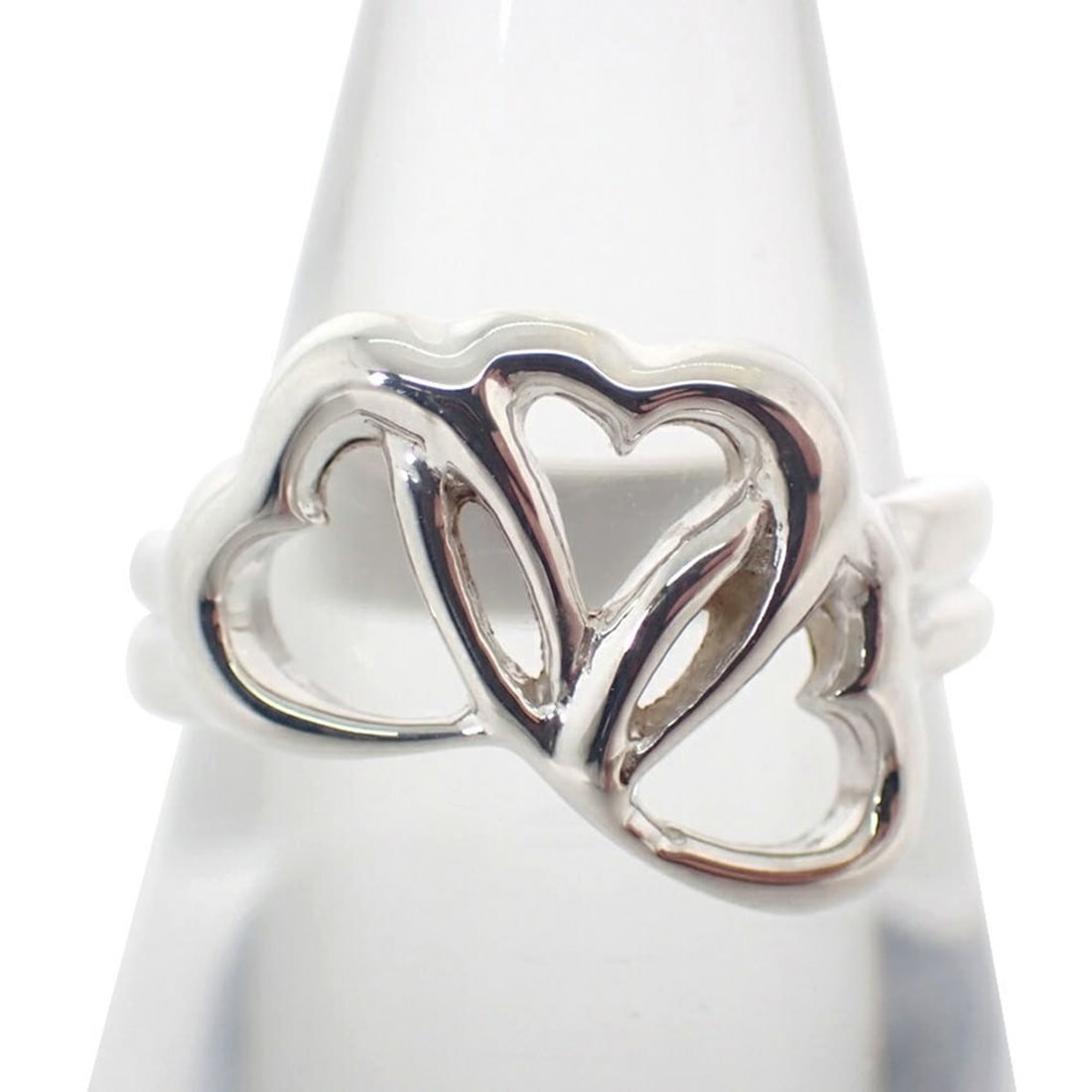 TIFFANY 925 Triple Heart Ring, size 9: --- Catalog ---Category: SizeUS Size: 5Brand Size: 49Category: DesignType: Band ringGender: WomenMaterial: Sterling silver 925Category: GeneralBrand: Tiffany--- Item List ---Section: