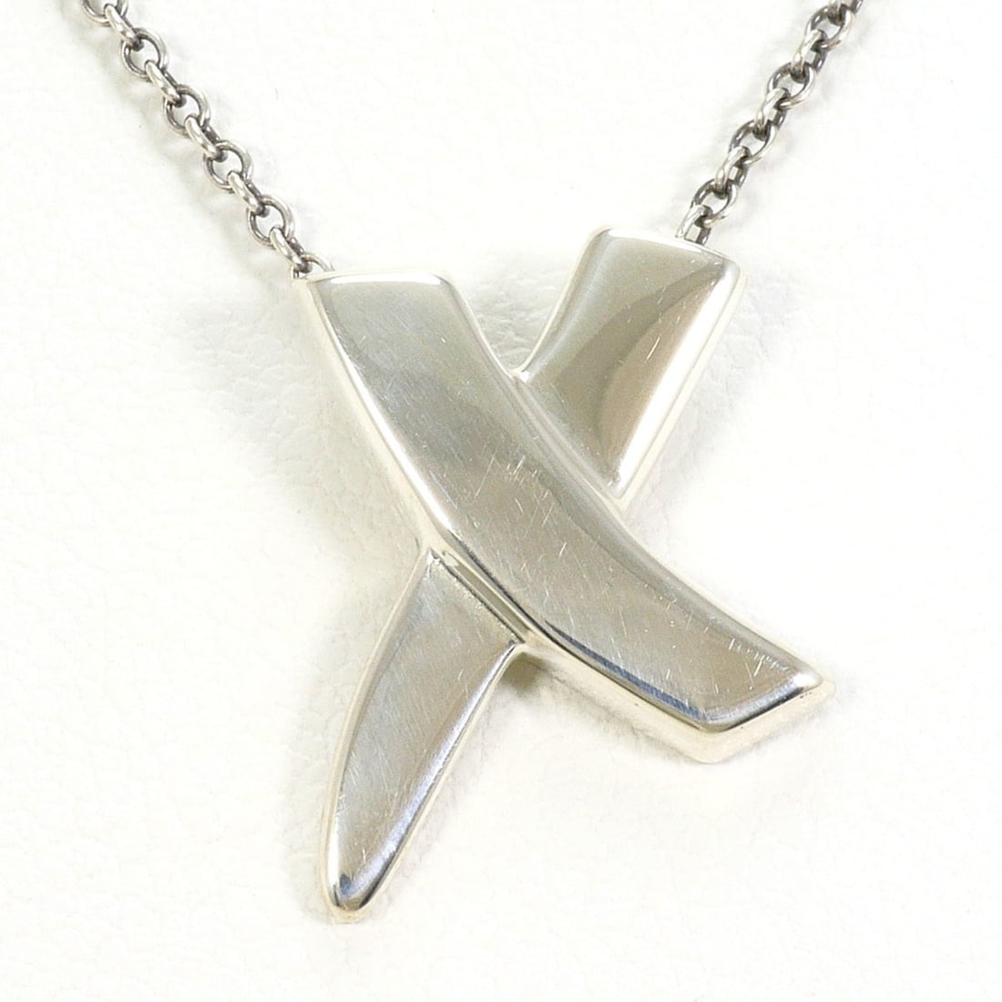 Kiss Stiffany TIFFANY & Co. 925 Sterling Silver Necklace, Approx. 44cm, Total Weight: 2.6g, Like New: --- Catalog ---Category: SizePendant Size: 15mm x 12mm / 0.59'' x 0.47''Neck Circumference: 44 cm / 17.32''Category: DesignColor: SilverGender: WomenMaterial: Silver 925Necklace Type: NecklaceCategory