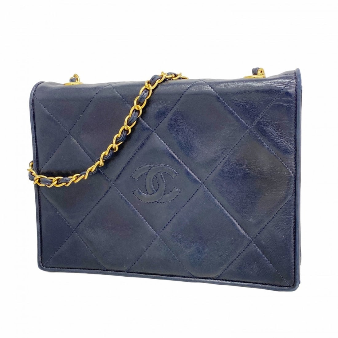 Chanel Shoulder Bag Chain Lambskin Navy Women's: --- Catalog ---Category: SizeSize (HxWxD): 17.5cm x 23cm x 6cm / 6.88'' x 9.05'' x 2.36''Category: DesignType: Shoulder bagColor: NavyGender: WomenMaterial: Leather Hardware Color: GoldLeather/Fur Typ