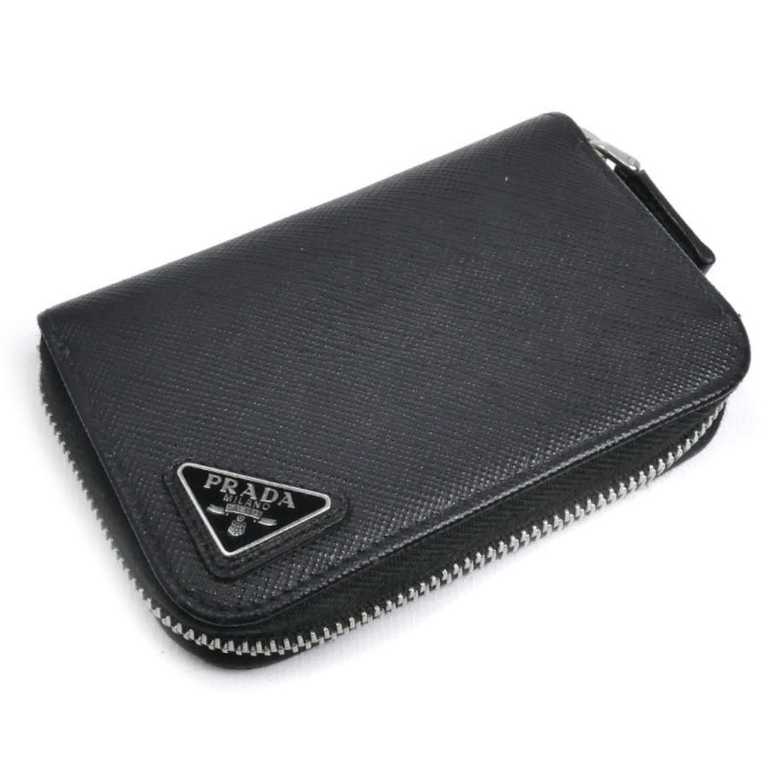 PRADA Saffiano Triangle Logo Wallet/Coin Case, Black, 2MM358 QHH F0002, Men's/Women's: --- Catalog ---Category: SizeSize (HxWxD): 7.5cm x 11cm x 2cm / 2.95'' x 4.33'' x 0.78''Category: DesignType: Coin purse/coin caseColor: BlackGender: Men,WomenMaterial: Leather Category: GeneralMPN: 2