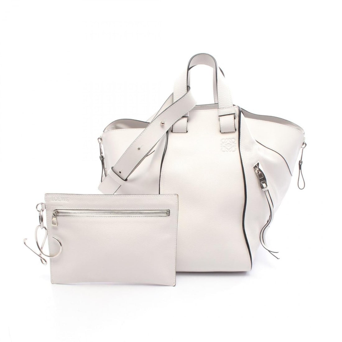 LOEWE Hammock Medium Handbag, Leather, Women's, White: --- Catalog ---Category: SizeSize (HxWxD): 28cm x 16cm x 31cm / 11.02'' x 6.29'' x 12.2''Category: DesignType: HandbagColor: WhiteGender: WomenMaterial: Leather Category: GeneralBrand: Loewe--- Item L
