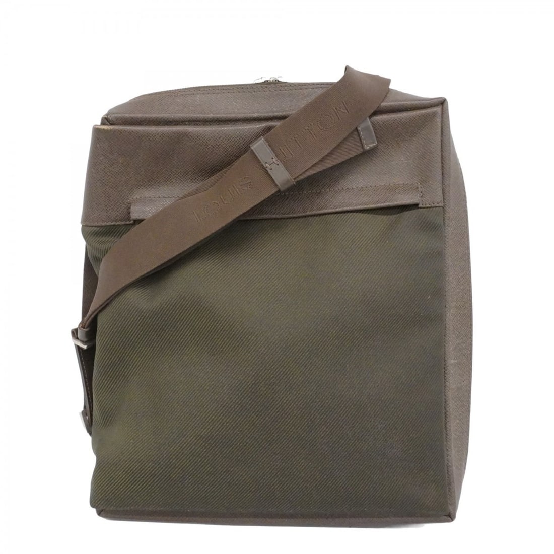 Louis Vuitton Taiga Veruca Shoulder Bag M30918 Grizzly Men's: --- Catalog ---Category: SizeSize (HxWxD): 33cm x 28cm x 8cm / 12.99'' x 11.02'' x 3.14''Category: DesignType: Shoulder bagColor: GrizzlyGender: MenCategory: GeneralMPN: M30918Brand: Louis Vuitton---