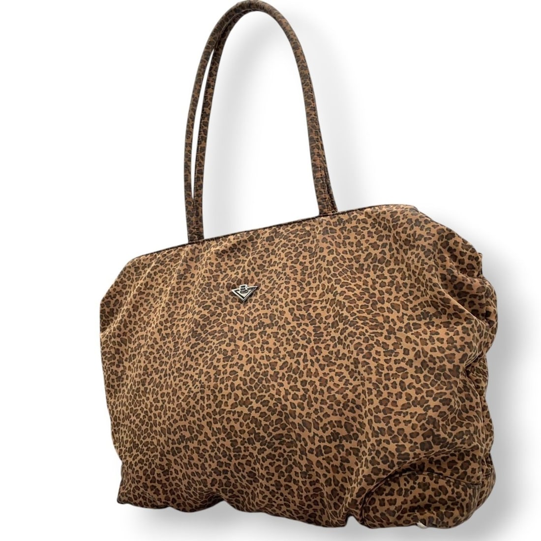 Bottega Veneta tote bag/shoulder bag in nylon with leopard print brown and beige. Women's size s61.: --- Catalog ---Category: SizeSize (HxWxD): 30cm x 42cm x 18cm / 11.81'' x 16.53'' x 7.08''Category: DesignType: Shoulder bag, Tote bagColor: Beige, BrownGender: WomenMaterial: Nylon Category: GeneralB