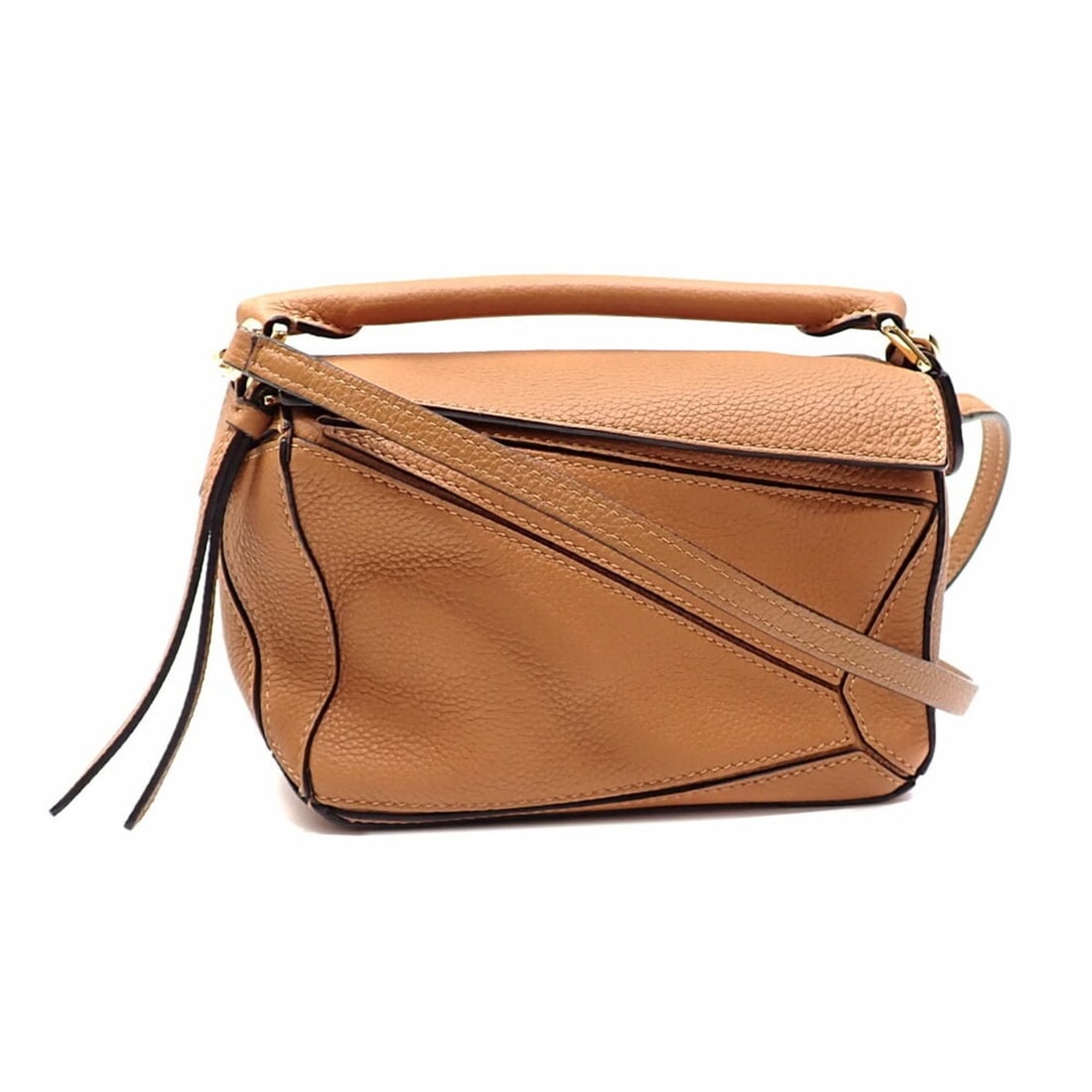 Loewe Puzzle Mini Handbag, Women's, Brown Calfskin, A510U95X37: --- Catalog ---Category: SizeSize (HxWxD): 11cm x 17.5cm x 7.5cm / 4.33'' x 6.88'' x 2.95''Category: DesignType: HandbagColor: BrownGender: WomenMaterial: Leather Leather/Fur Type: CalfskinCategory: G