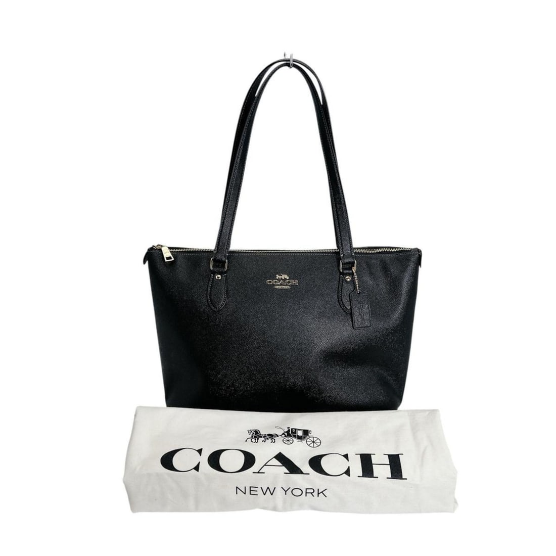 Coach Gallery Tote Crossgrain Leather Bag CH285 in Black: --- Catalog ---Category: SizeSize (HxWxD): 25cm x 37cm x 15cm / 9.84'' x 14.56'' x 5.9''Category: DesignType: Tote bagColor: BlackGender: WomenMaterial: Leather Category: GeneralMPN: CH285Brand: Coach