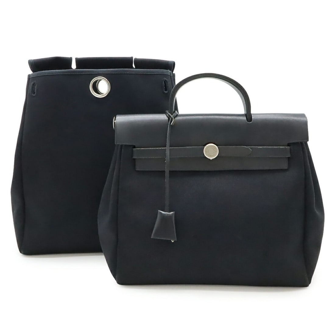 HERMES Hermès Airbag Ad PM Backpack/Handbag Toile Officier Leather Black ?D Stamp: --- Catalog ---Category: SizeSize (HxWxD): 28cm x 28.5cm x 11cm / 11.02'' x 11.22'' x 4.33''Category: DesignType: Backpack, HandbagColor: BlackGender: WomenMaterial: Toile officier , Leather Category: