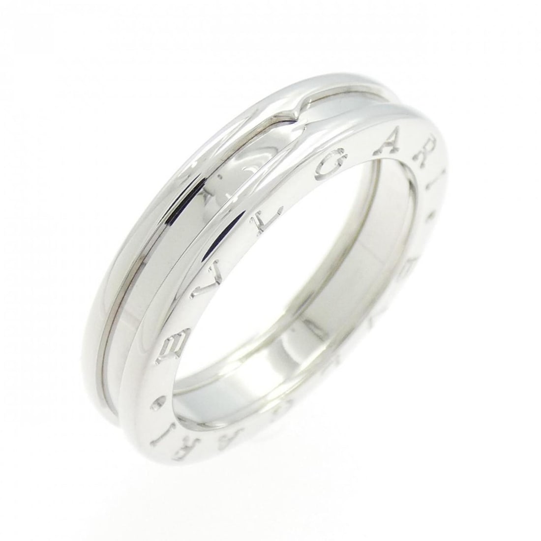 Bvlgari B.zero1 1-band ring: --- Catalog ---Category: SizeWidth: 4.8mm / 0.19''Weight: 7.7g / 0.27oz.JP Size: 17US Size: 8.5Category: DesignType: Band ringGender: MenMaterial: White gold (18K)Category: GeneralLine: B.zero1Brand: