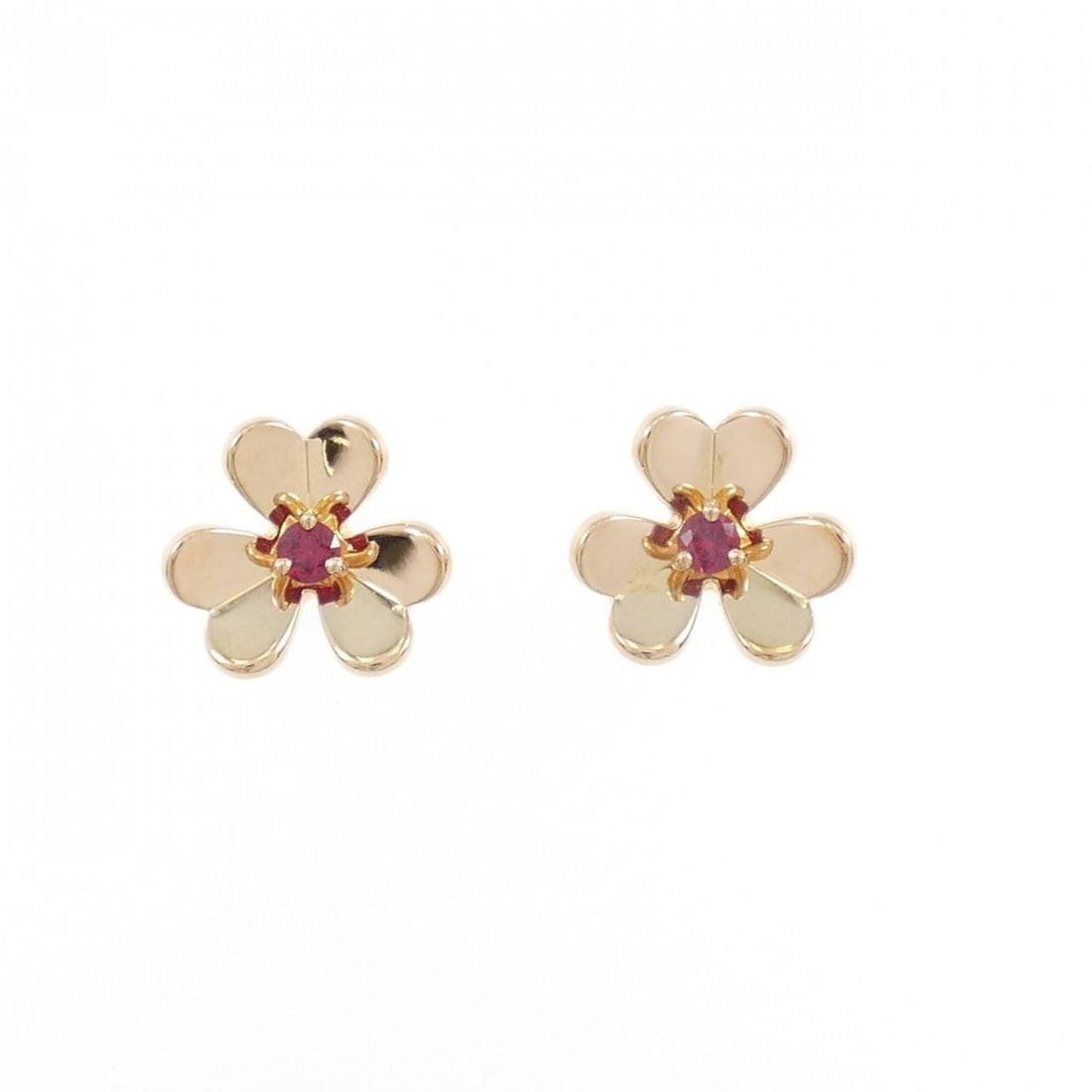 Van Cleef & Arpels Frivole Mini Earrings: --- Catalog ---Category: SizeSize (HxWxD): 10.00mm x 11.00mm / 0.39'' x 0.43''Category: DesignColor: Pink goldGender: WomenMaterial: Pink goldCategory: GeneralMPN: VCARP7SA00Brand: Van Cleef & Arpels-