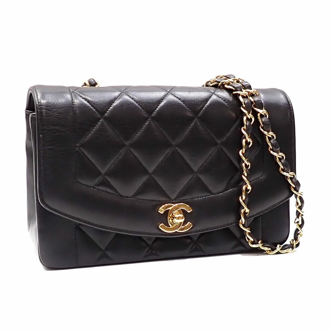 Chanel Matelasse Diana 22 Chain Shoulder Bag, Women's, Black Lambskin, AO1164, Coco Mark: --- Catalog ---Category: SizeSize (HxWxD): 14cm x 22cm x 7cm / 5.51'' x 8.66'' x 2.75''Category: DesignType: Shoulder bagColor: BlackGender: WomenMaterial: Leather Leather/Fur Type: LambskinCategory: