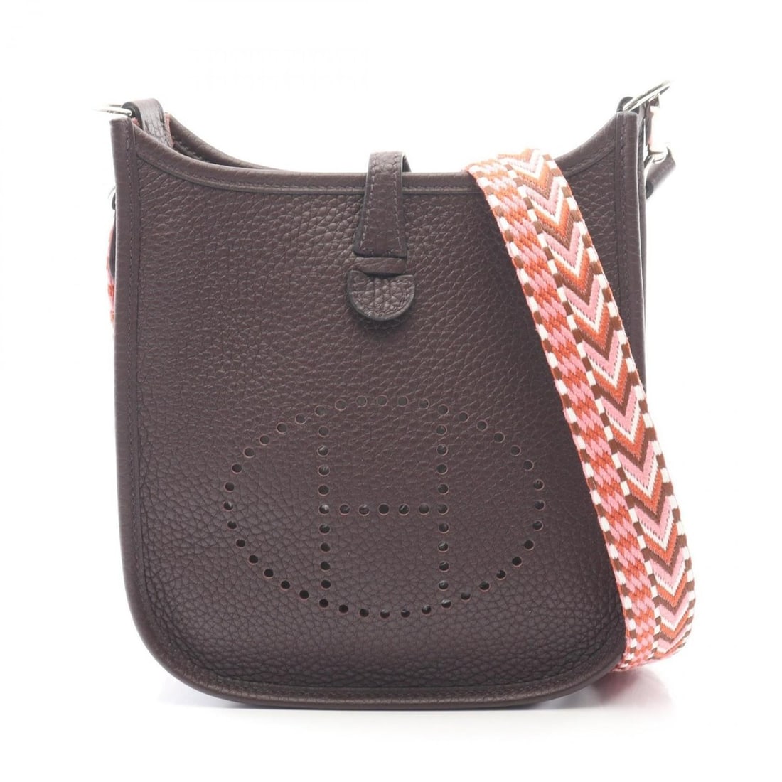 Hermes Hermès Evelyn TPM Amazon Shoulder Bag in Taurillon Clemence Leather, Bordeaux: --- Catalog ---Category: SizeSize (HxWxD): 18cm x 16.5cm x 5.5cm / 7.08'' x 6.49'' x 2.16''Category: DesignType: Shoulder bagColor: BordeauxGender: WomenMaterial: Taurillon clemence leather , Leather