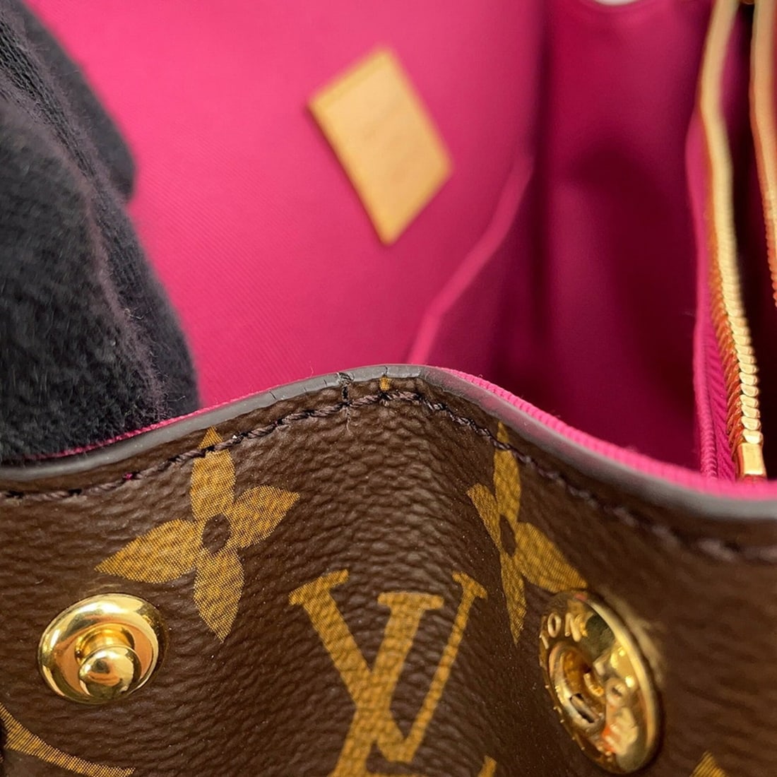 Van Cleef & Arpels Romance Ring - 10