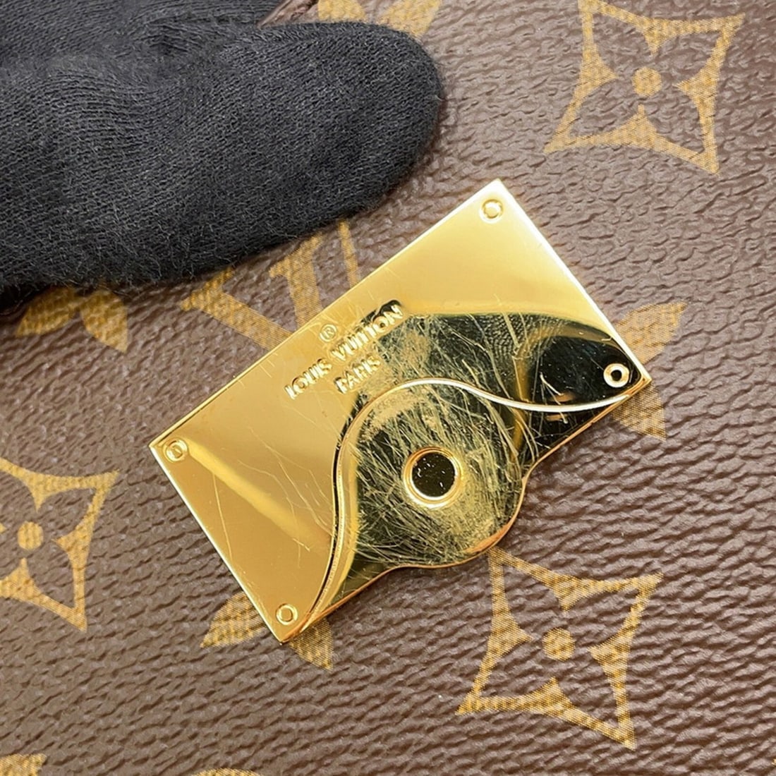 Van Cleef & Arpels Romance Ring - 14