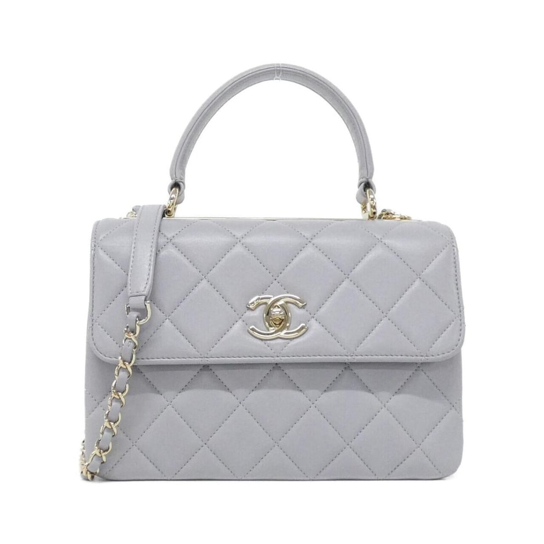 Chanel 92236 handbag: --- Catalog ---Category: SizeSize (HxWxD): 17cm x 25cm x 8cm / 6.69'' x 9.84'' x 3.14''Category: DesignType: HandbagColor: Light grayGender: WomenMaterial: Leather Leather/Fur Type: LambskinCategory: