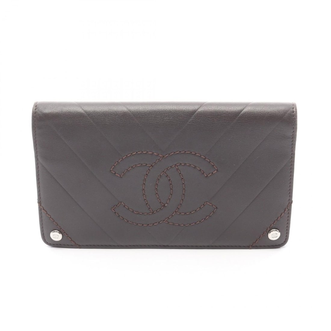 Chanel Chevron V-Stitch Bifold Long Wallet, Leather, Women's, Brown: --- Catalog ---Category: SizeSize (HxWxD): 11cm x 18cm x 1.5cm / 4.33'' x 7.08'' x 0.59''Category: DesignType: Long wallet (bi-fold)Color: BrownGender: WomenMaterial: Leather Category: GeneralBrand: C